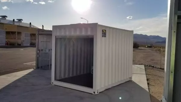 10' Storage Container with Roll-Up Door