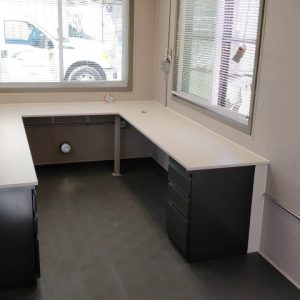 Built-in desk